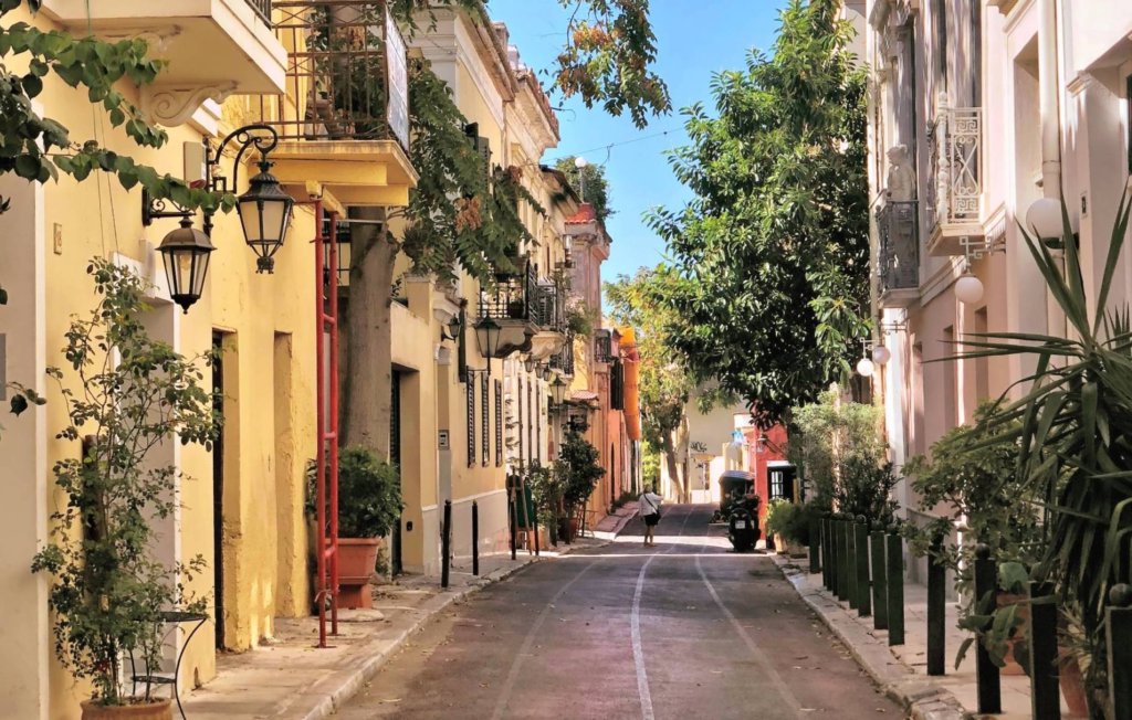 Σύγχρονη ζωή σε γειτονιά της Αθήνας